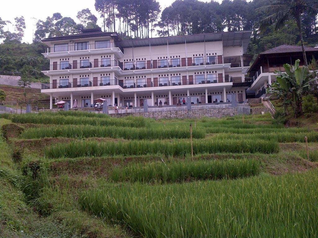 Santa Monica Hotel And Convention Ciherangsating Exterior foto